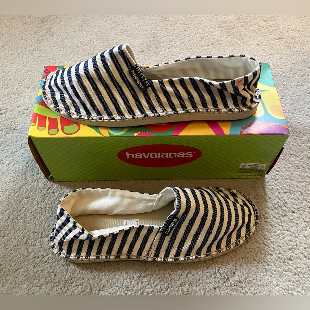NEW Women’s Havaianas Navy and White Striped Espadrilles Size 11
